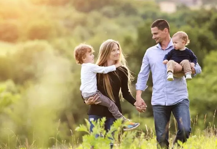 Family-enjoying-outdoor-time-together-in-spring-as-part-of-building-healthy-habits-after-winter.jpg