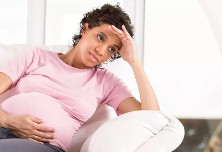 Pregnant woman with pelvic pain