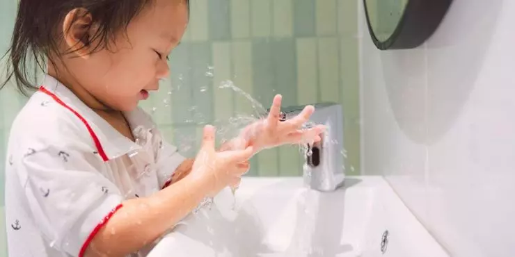 Young-girl-washing-hands.jpg