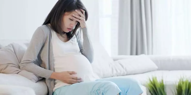 Pregnant woman with pelvic discomfort