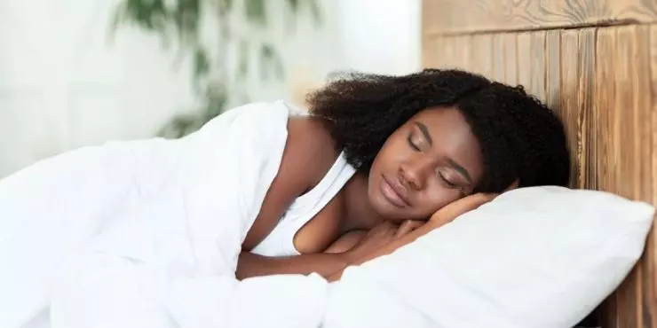 using a sleep mask to improve sleep quality