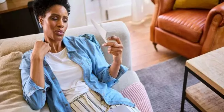 Managing hot flashes and temperature swings in perimenopause