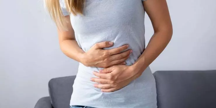 abdominal pain and early signs of digestive issues