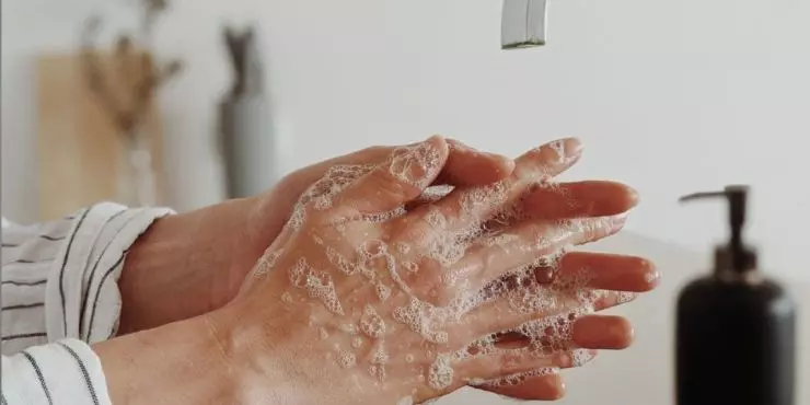 Proper soap lather and scrub technique for effective handwashing
