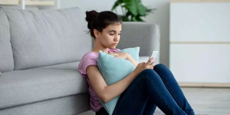 Warning signs a child may be affected by something seen on social media